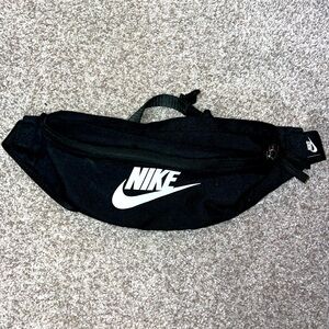 Nike belt bag (3L)